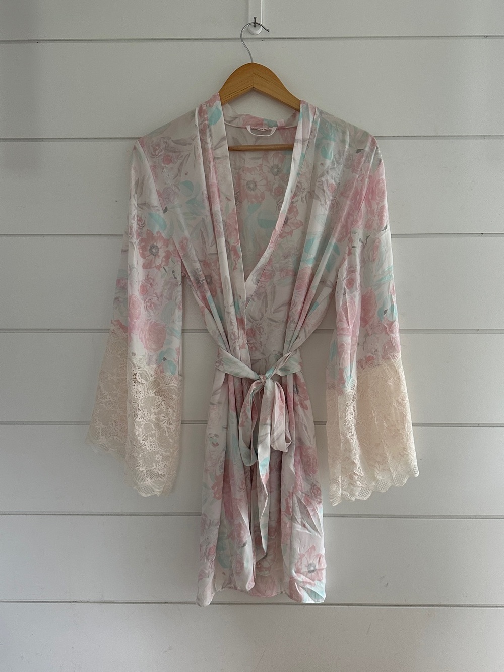 La Vie en Rose - Sheet House gown - Floral with Lace - Size: XS